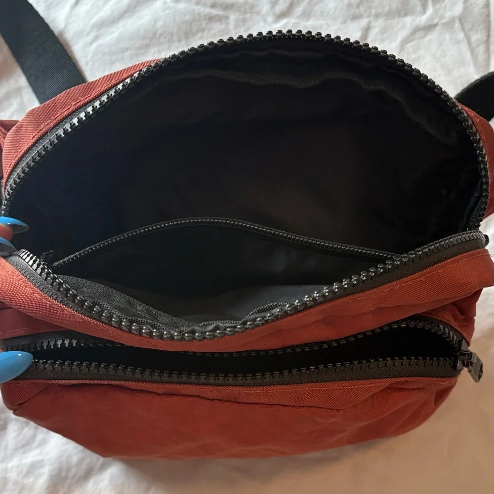 Baggu Fanny pack maroon - Picture 3 of 5